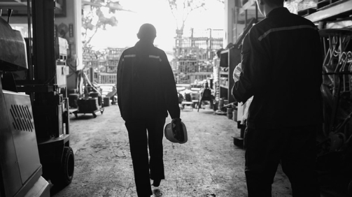 1353825299_BW